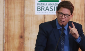 Operação da Polícia Federal investiga Mario Frias por suposto desvio em filme