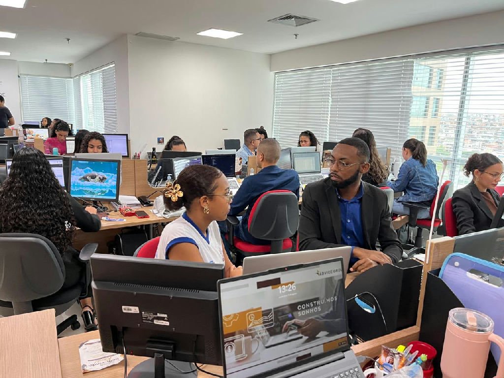 Oportunidade para jovens baianos: programa 'Sombra por um Dia' abre portas no mercado de trabalho