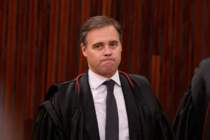 PGR analisa pedido de quebra de sigilo contra instituto ligado a André Mendonça