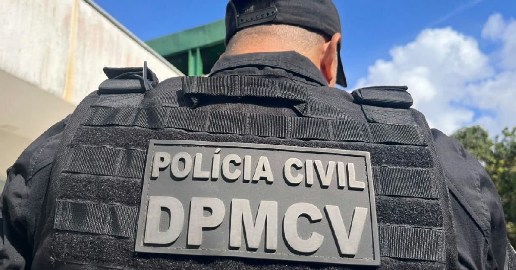 Polícia prende homem de 33 anos em Candeias por violar medida protetiva contra ex-companheira