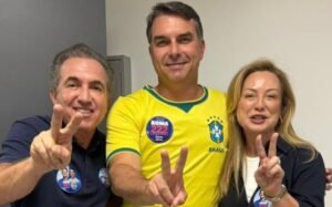 Prefeito de Conceição do Coité reforça apoio a Flávio Bolsonaro em encontro na Bahia