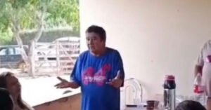 Prefeito de Tremedal propõe uso de fake news sobre corte de cestas básicas para influenciar votos