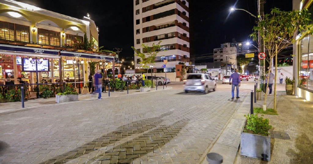 Prefeitura de Salvador entrega requalificação da Rua Guillard Muniz na Pituba