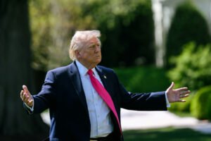 Queda na popularidade de Donald Trump gera apreensão no Partido Republicano