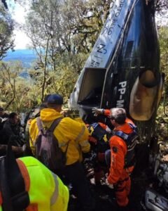 Resgate finaliza operação em local de queda de helicóptero na Serra catarinense