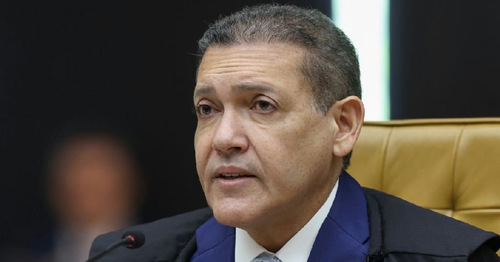 Revelação de mensagens altera dinâmica de julgamento sobre Moraes no STF
