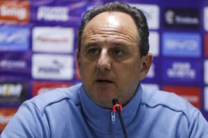Rogério Ceni contesta arbitragem de Anderson Daronco após revés do Bahia