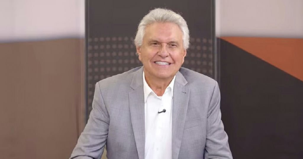 Ronaldo Caiado critica reajuste do Bolsa Família e aponta populismo eleitoral