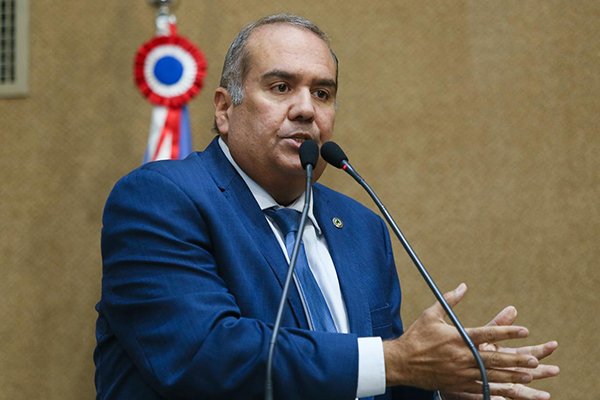 Sandro Régis aponta crescimento de ACM Neto e projeta vitória no primeiro turno na Bahia