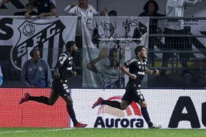Santos vence Cruzeiro e mantém sequência de vitórias no Brasileirão