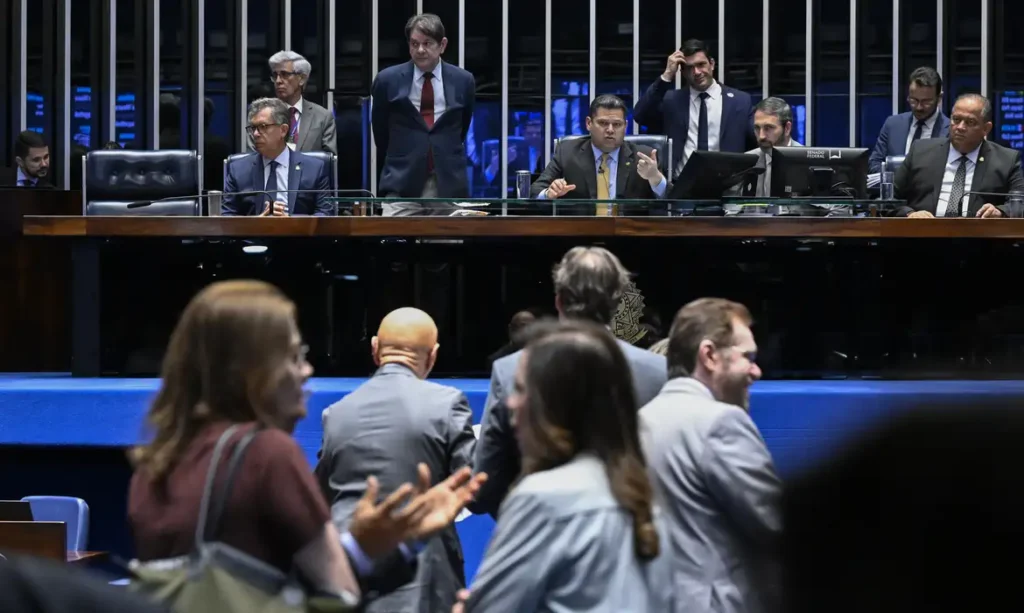 Senado adia votação sobre o fim da escala 6x1 para o período pós-eleitoral