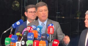 Senador Carlos Viana formaliza novo pedido de impeachment contra Alexandre de Moraes