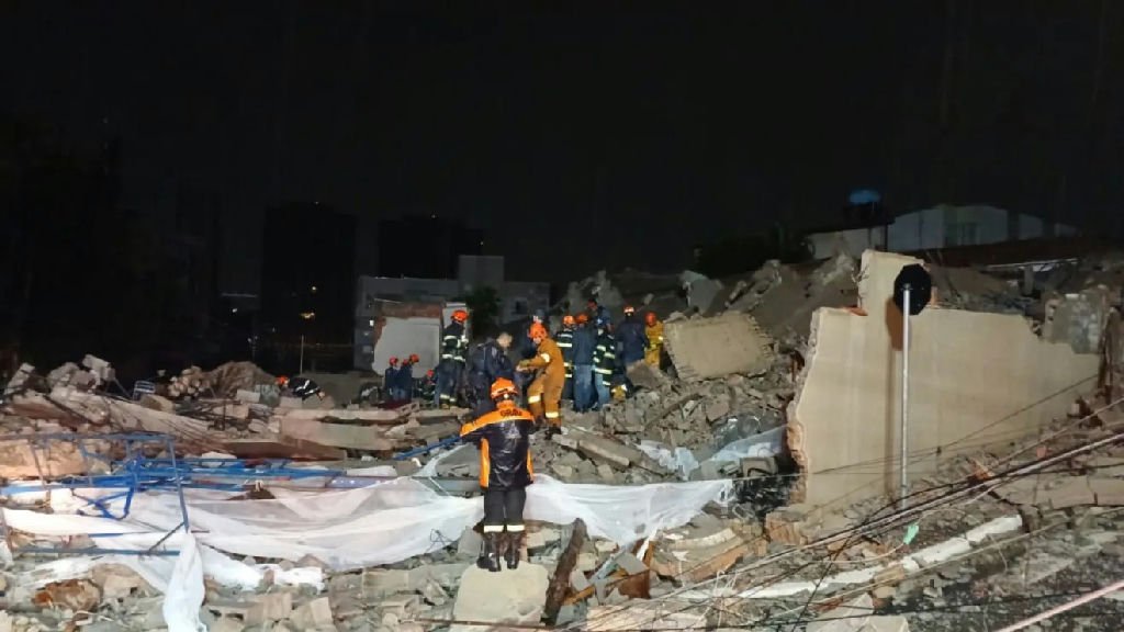 Sobe para seis o número de mortos em desabamento de prédio na zona leste de São Paulo