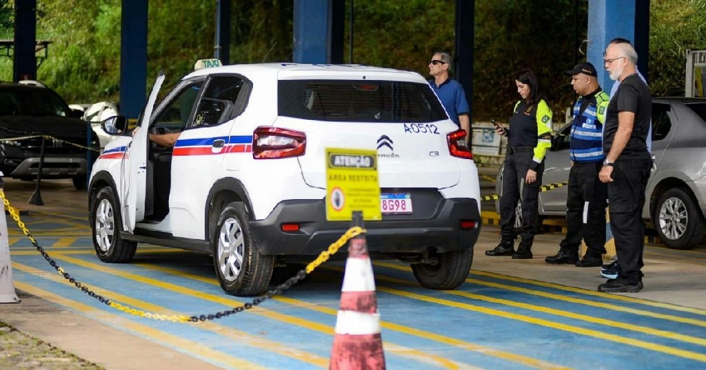 Taxistas de Salvador ganham novo prazo até 19 de novembro para realizar vistoria anual
