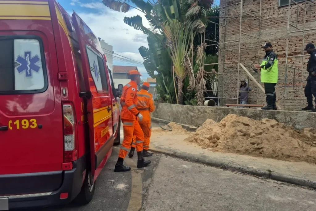 Trabalhador morre após queda de andaime em obra na cidade de Araxá