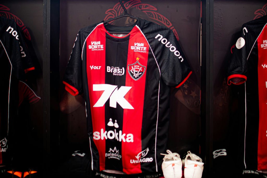 Vitória enfrenta crise no elenco após lesões de Mateus Silva e Caíque Gonçalves