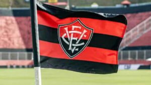 Vitória rescinde contrato e libera volante Filipe Machado para o Goiás