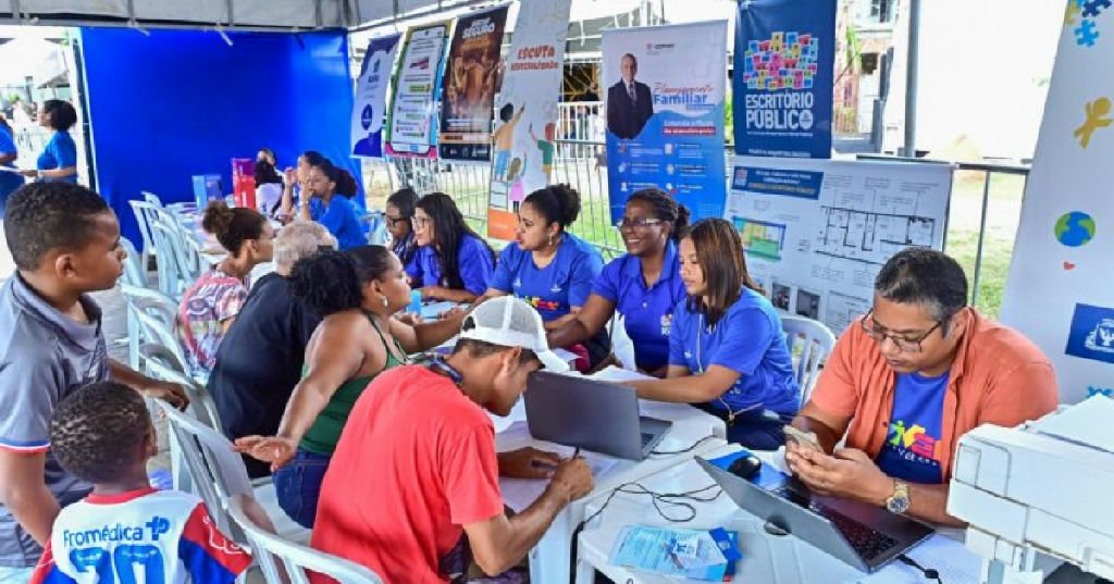 Viver Salvador nos Bairros leva mutirão de serviços públicos ao Calabetão