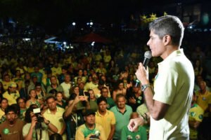 ACM Neto declara apoio à corrida presidencial em ato político na Bahia