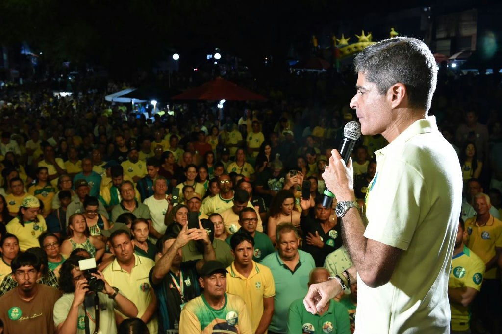 ACM Neto declara apoio à corrida presidencial em ato político na Bahia