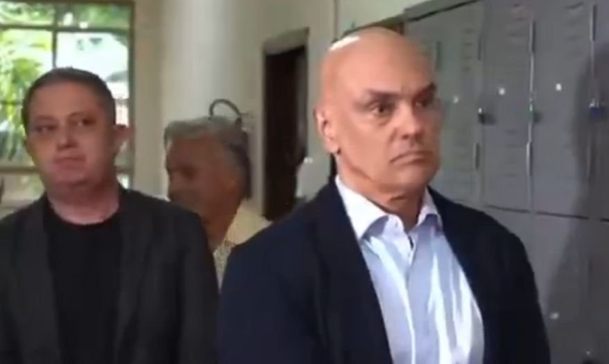 Alexandre de Moraes vota em São Paulo sob repercussão de investigações da Polícia Federal