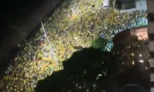 Apoiadores ocupam avenida em ato político com presenças federais