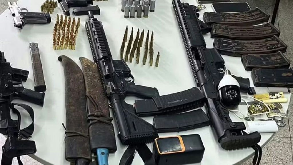 Apreensão de armas e prisões: polícia desarticula plano de ataque de facção na Bahia