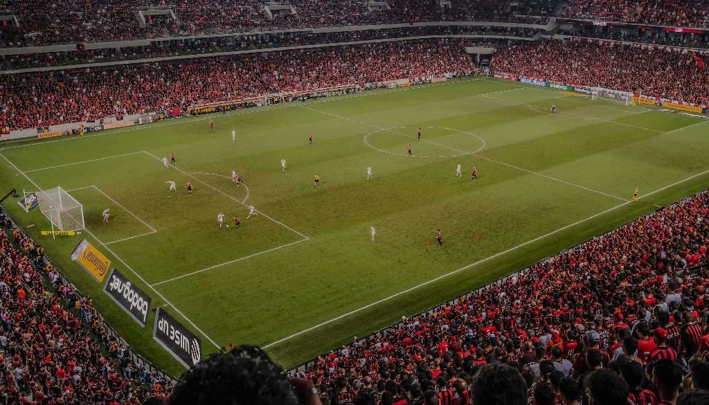 Athletico Paranaense pausa montagem de arquibancada retrátil na Arena da Baixada