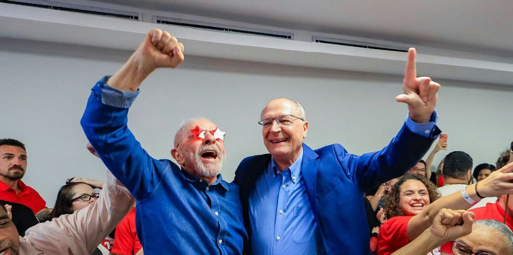 Bahia assegura ampla vantagem a Lula sobre Flávio Bolsonaro no segundo turno com quatro milhões a mais