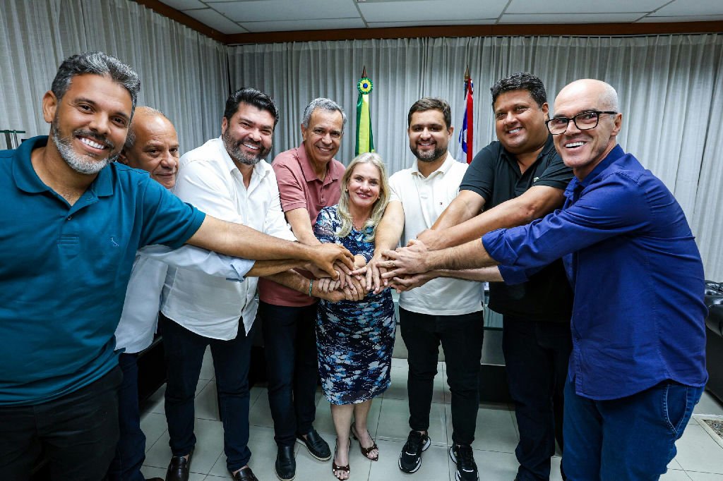 Bancada do PDT oficializa apoio à reeleição de Ivana Bastos na ALBA