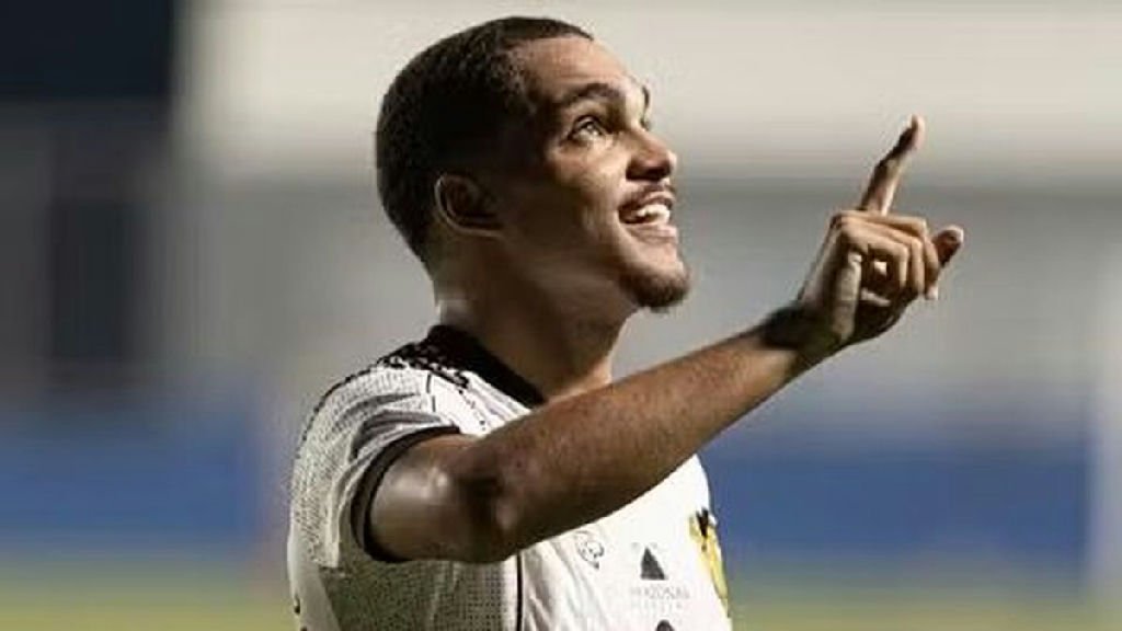 Bernardo Daciolo brilha com hat-trick e busca protagonismo no futebol