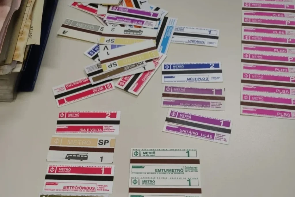 Bilhetes magnéticos do Metrô saem de circulação neste domingo