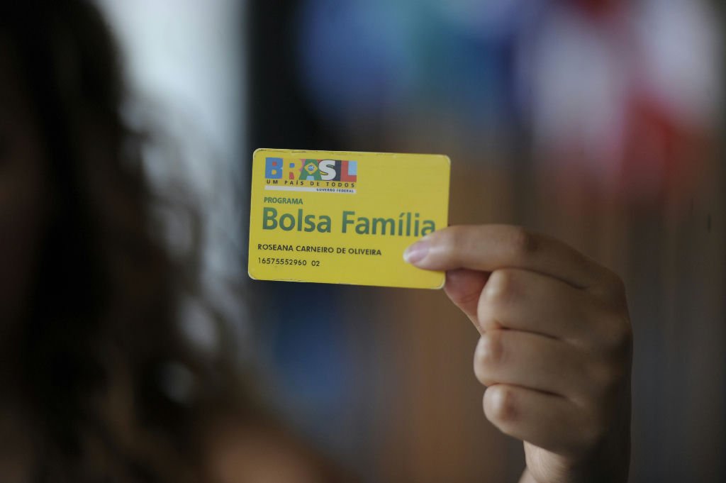 Bolsa Família inicia pagamentos com reajuste de 15,04% em outubro