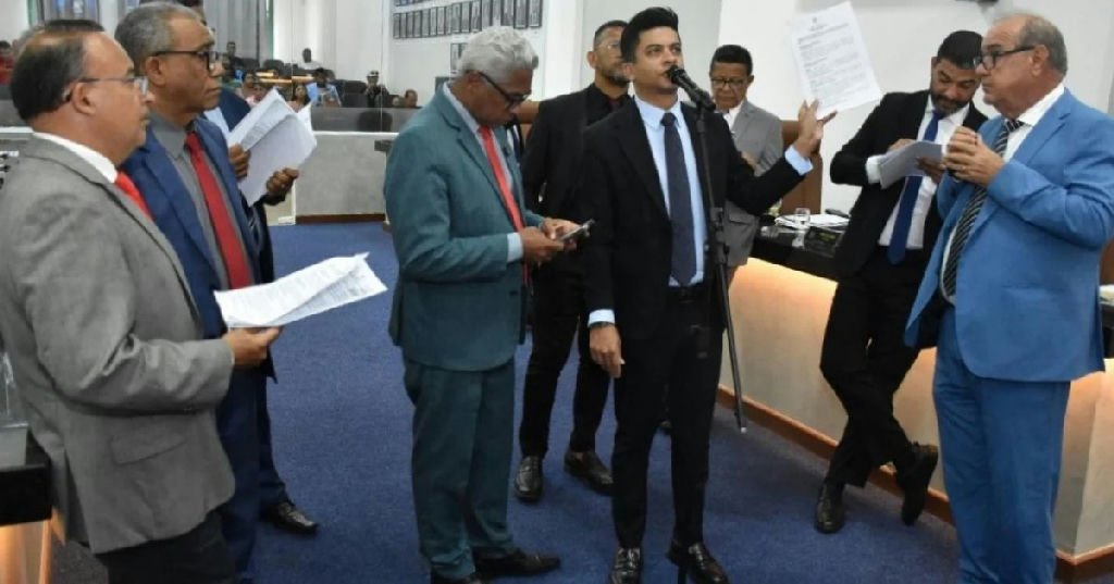 Câmara de Feira de Santana processa vereador Deyvid Bacelar por suspeita de compra de votos