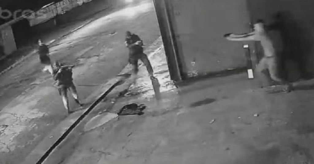 Câmeras de segurança revelam detalhes da abordagem policial que vitimou jovem em São Paulo