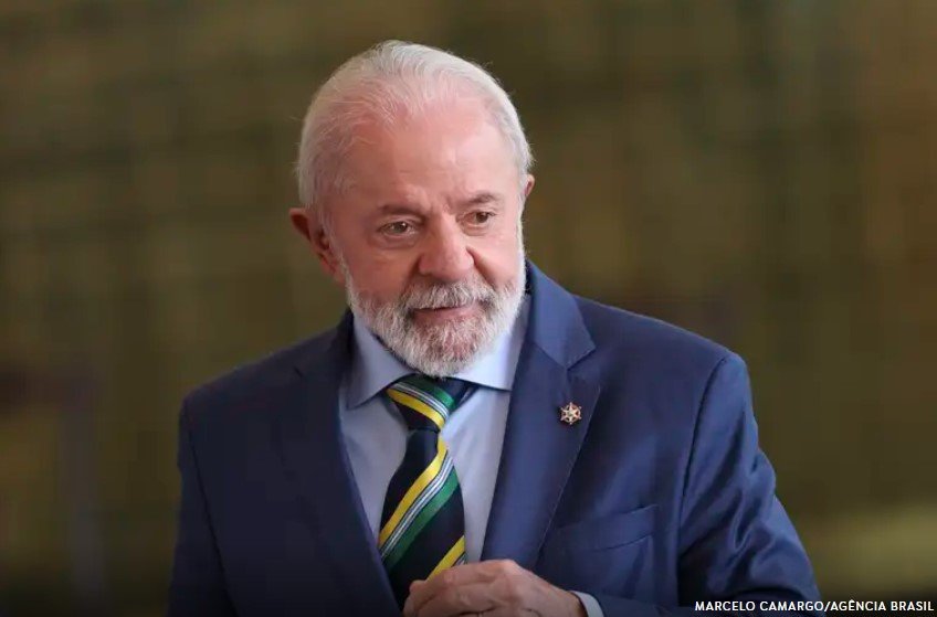 Campanha de Flávio aciona tribunal e cobra cassação de Lula