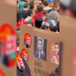 Cartaz contra Júlia...