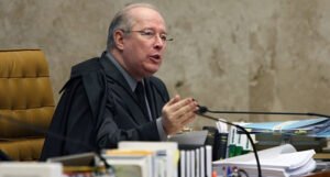 Celso de Mello classifica reeleição de Lula como defesa contra o autoritarismo
