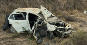 Cinco jovens ficam feridos após capotamento de veículo na Ba-250 em Itaquara
