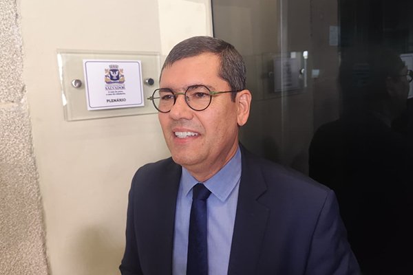Claudio Tinoco defende coerência em apoio de Caiado a Flávio Bolsonaro