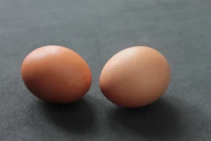 Como cozinhar ovos e descascar sem esforço com 3 truques de chef