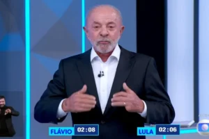 Debate presidencial tem troca de farpas e alusão histórica na TV Globo