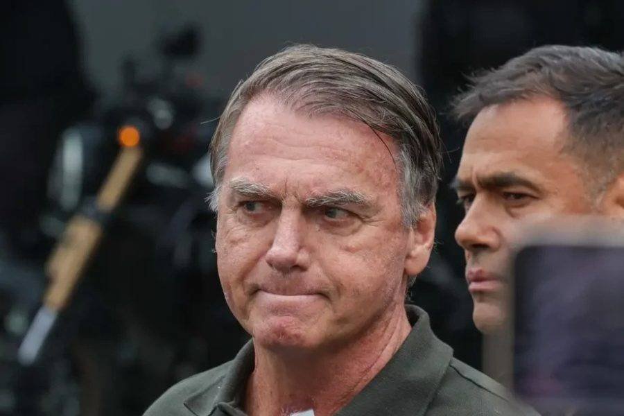 Defesa de Jair Bolsonaro solicita ao STF fim da restrição de visitas de Flávio Bolsonaro