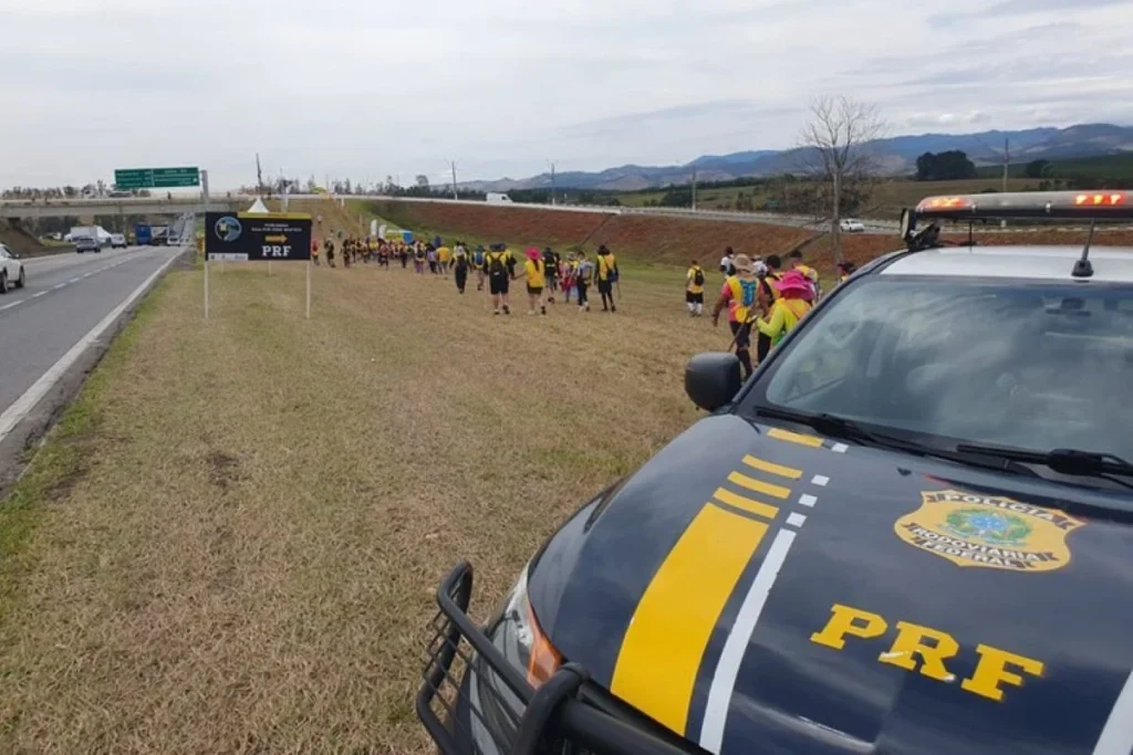 Der-sp emite recomendações de segurança para romeiros e motoristas rumo a Aparecida