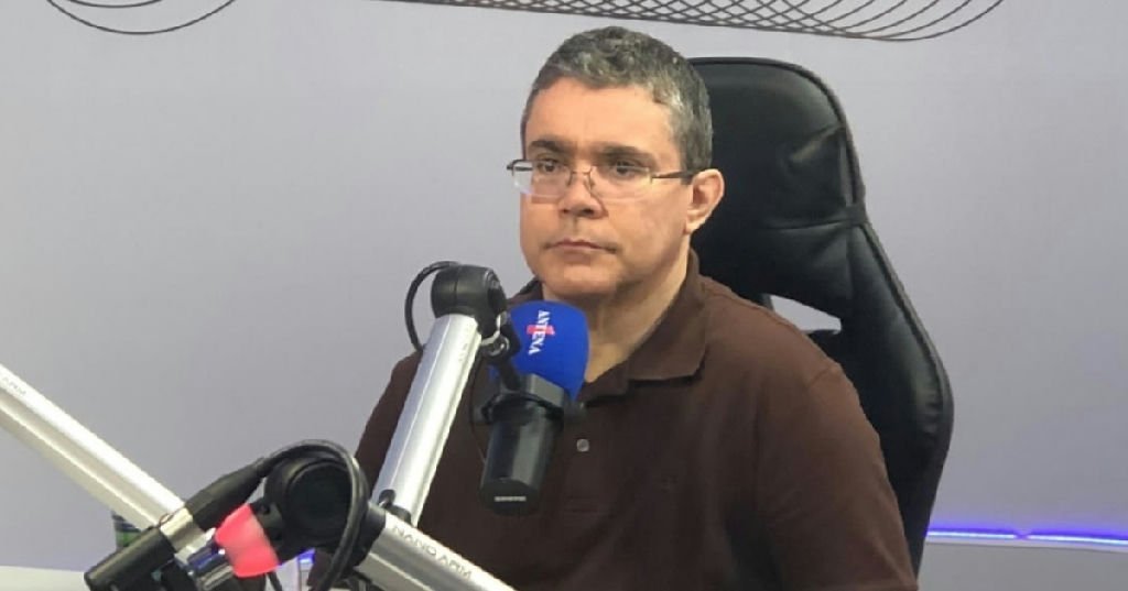 Desistência de Garotinho pode garantir vitória de Douglas Ruas no primeiro turno
