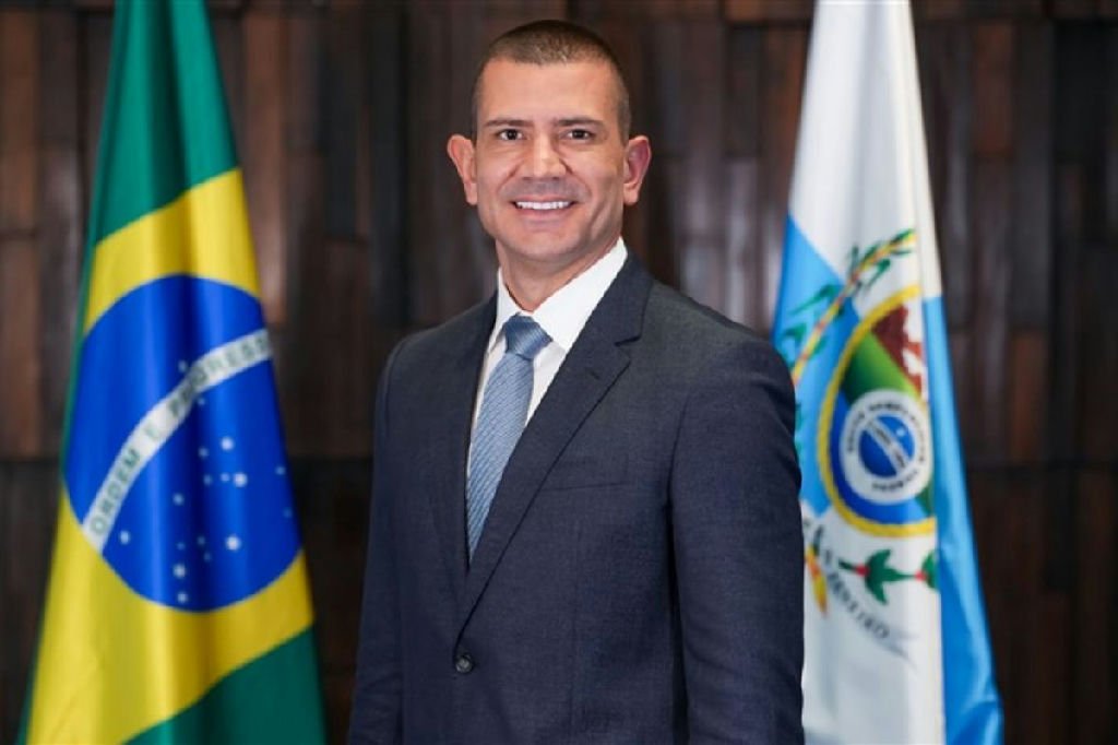 Douglas Ruas é eleito governador do Rio de Janeiro após retotalização de votos