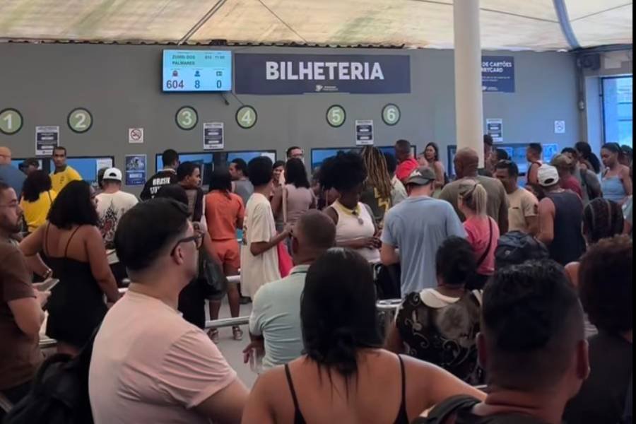 Eleitores relatam dificuldades de embarque no Ferry-Boat durante dia de votação