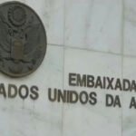 Embaixada e consulados...