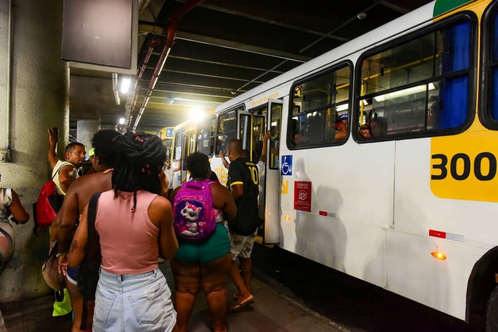Estação da Lapa retoma operação de 11 linhas de ônibus no subsolo