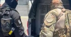 Ex-militar russo condenado à prisão perpétua é detido em operação policial em Salvador